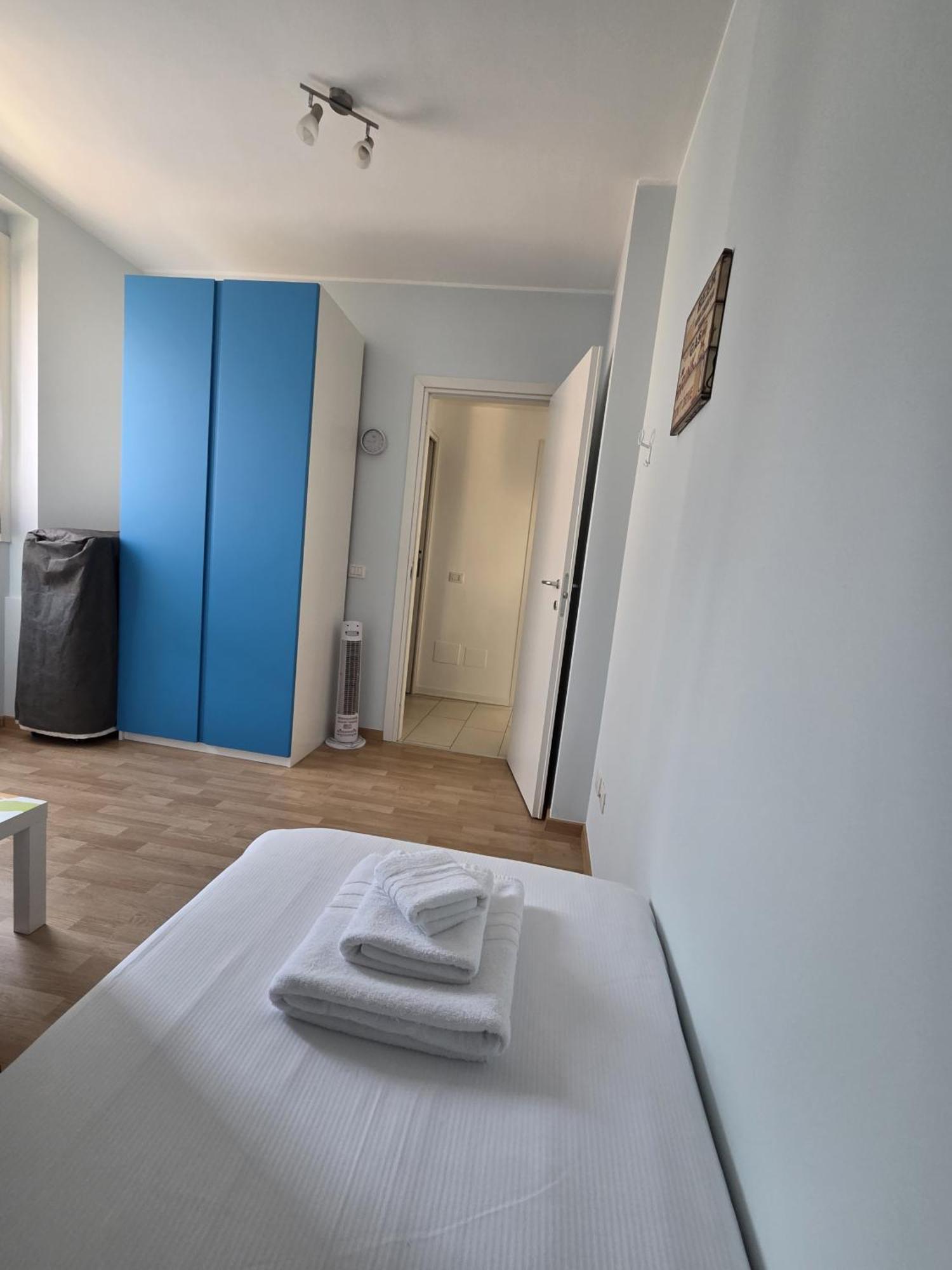 Red Apartment - Residenza Silvana Verbania Buitenkant foto