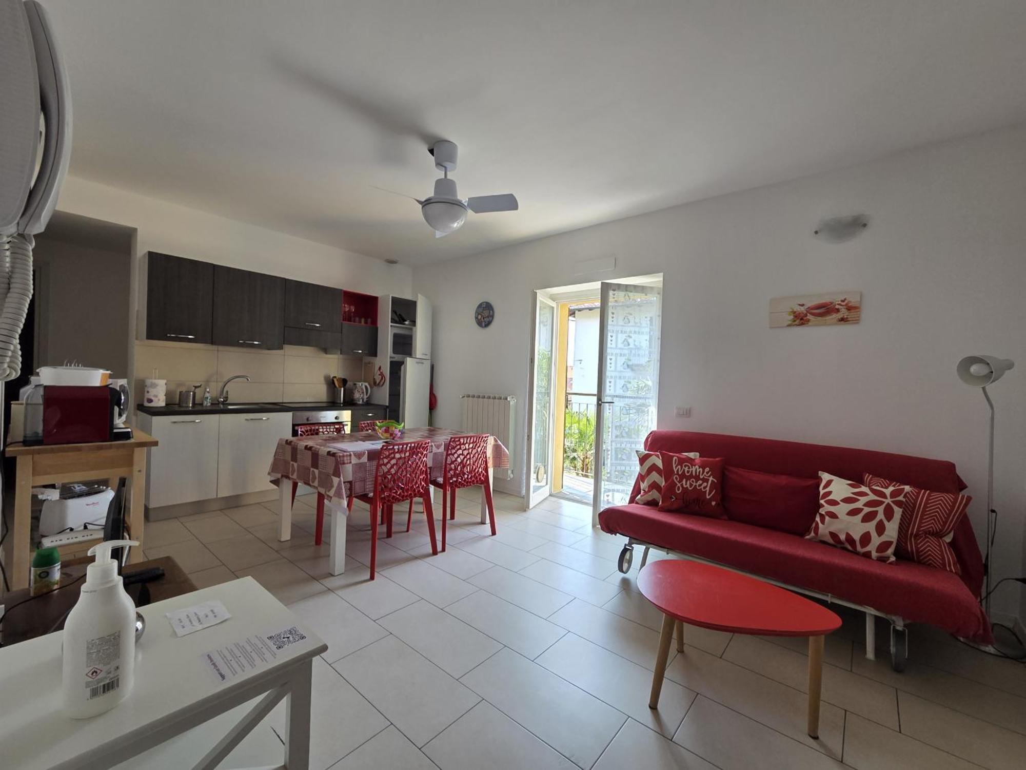 Red Apartment - Residenza Silvana Verbania Buitenkant foto